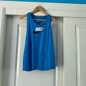 Women’s nike tank top in blue!